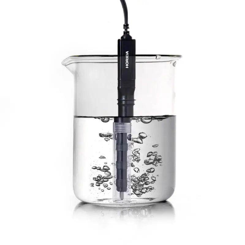 MEDIDOR DE CONDUCTIVIDAD PORTÁTIL A PRUEBA DE AGUA EN KIT EC220-K LAQUA HORIBA - Mercalab