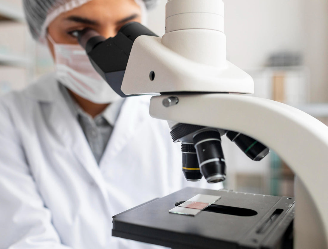 Microscopía para Principiantes: Entendiendo Tipos De Microscopio y Usos en tu Campo