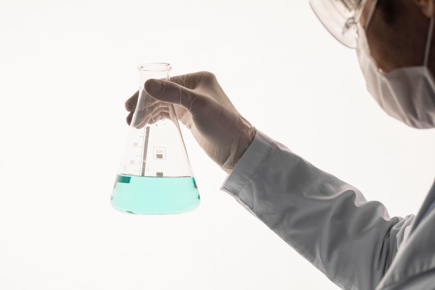 ¿Qué es un Matraz Erlenmeyer y Para Qué Sirve en el Laboratorio? - Mercalab