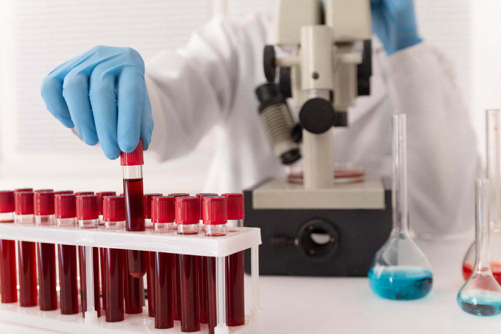La Química de la Vida: Fundamentos, Tipos y el Control Crítico de los Reactivos Usados en Hematología