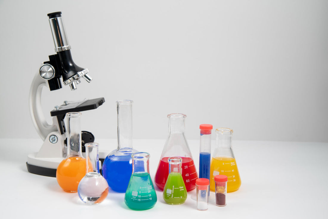 Equipos y Materiales Esenciales para un Laboratorio de Química