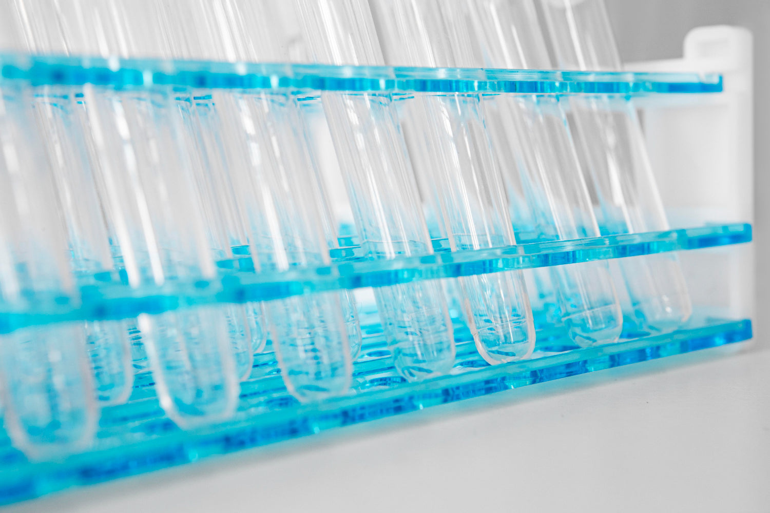 ¿Qué es una gradilla de laboratorio y para qué sirve? - Mercalab