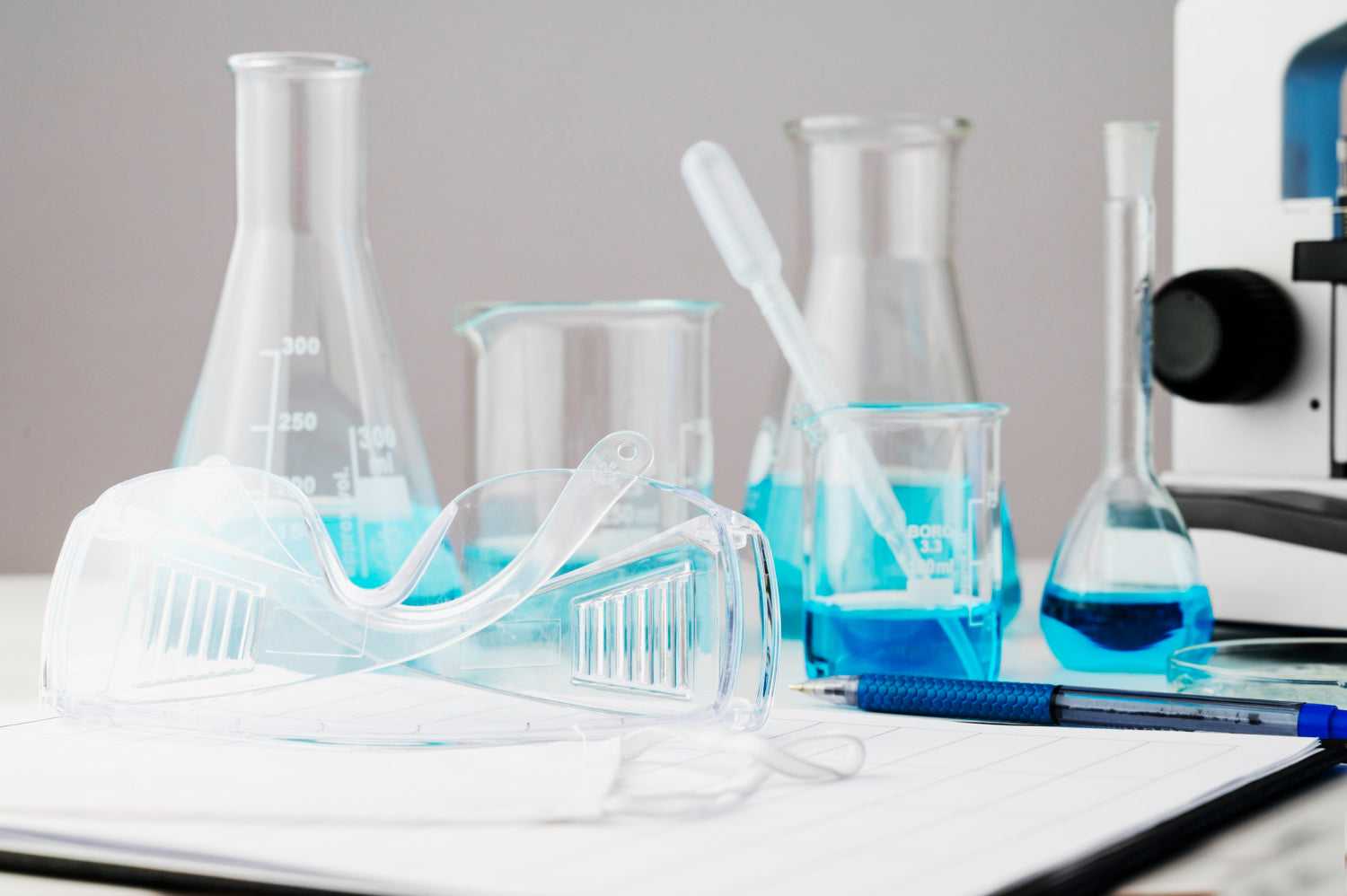 Material de Laboratorio Escolar: Sembrando la Ciencia en el Aula