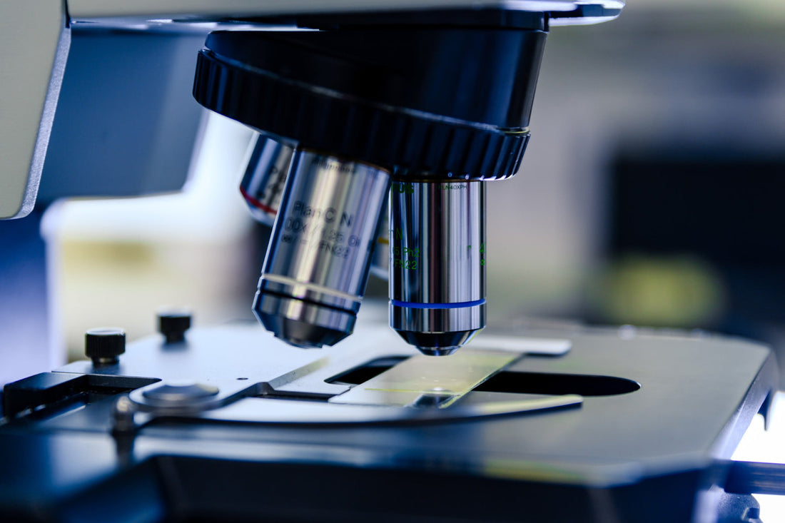 Microscopios: La Ventana al Mundo Invisible para tu Laboratorio y Educación