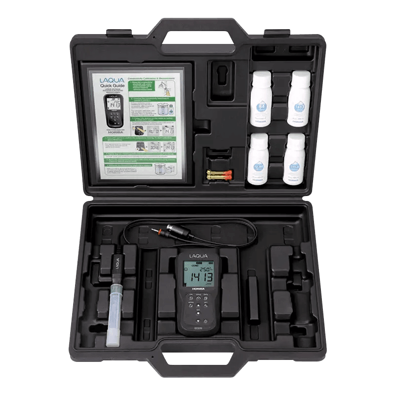 MEDIDOR DE CONDUCTIVIDAD PORTÁTIL A PRUEBA DE AGUA EN KIT EC220-K LAQUA HORIBA - Mercalab