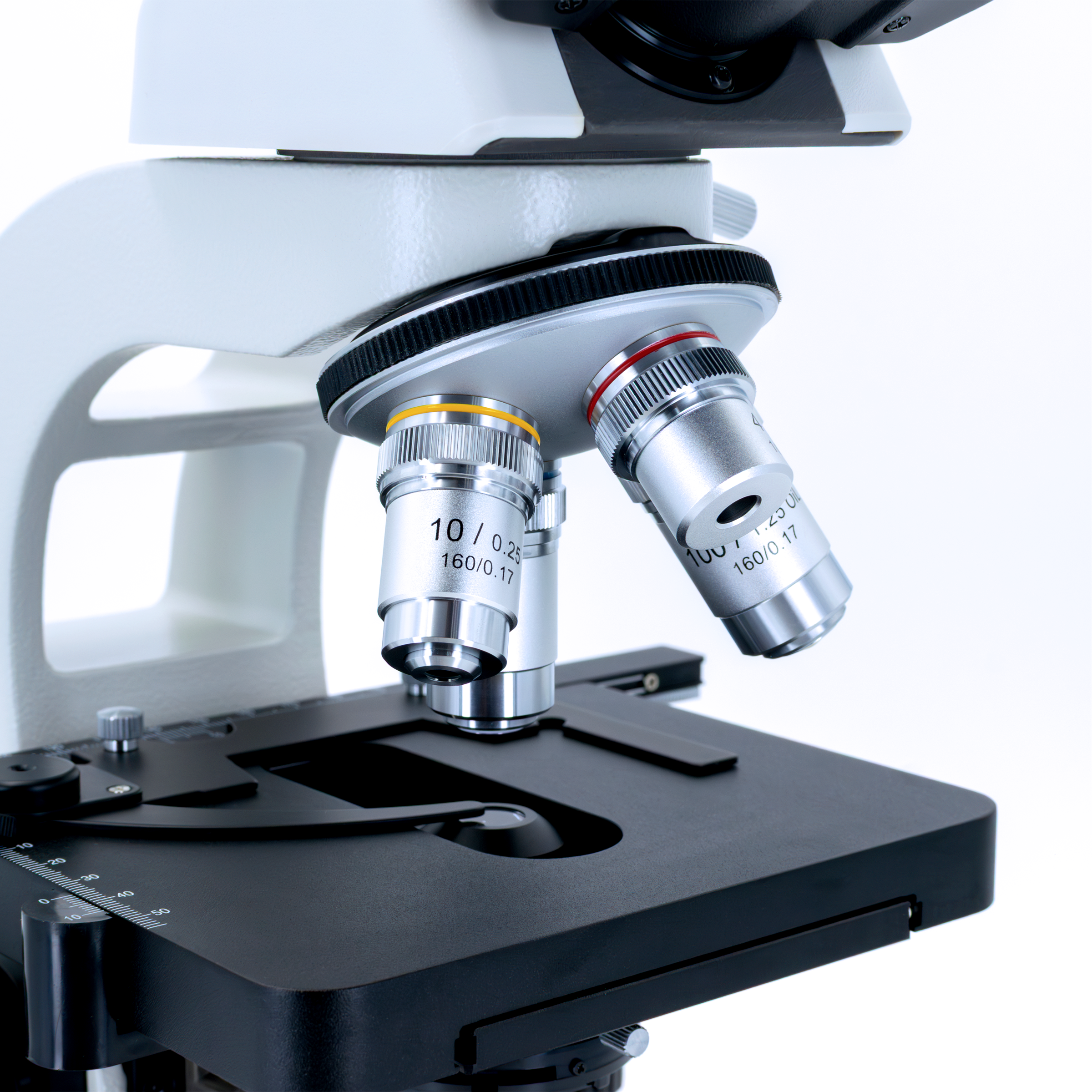 MICROSCOPIO BINOCULAR NOVEL BM1000 ACROMÁTICO CON RANGO DE AUMENTO 40X A 1,000 X