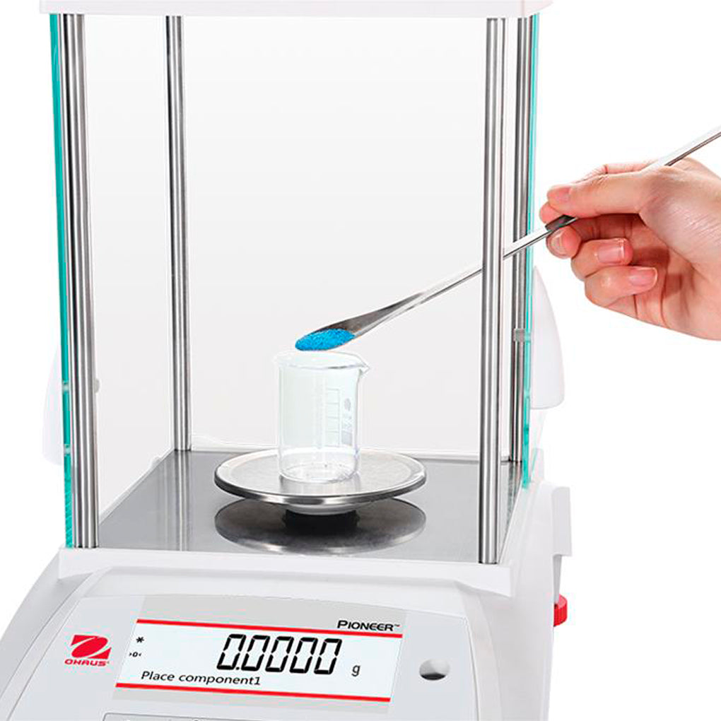 BALANZA DE PRECISIÓN (320g x 1 mg) CON CALIBRACIÓN INTERNA PIONEER PX323 OHAUS 30429840