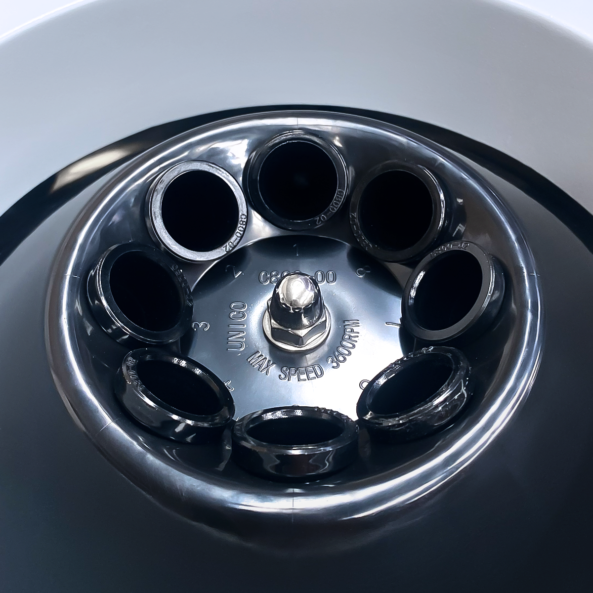 CENTRÍFUGA CLÍNICA DIGITAL UNICO C858D POWERSPIN LX CON VELOCIDAD VARIABLE PARA 8 TUBOS DE 2 A 15 ML